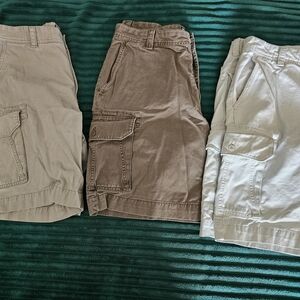 Izod Men's Cargo Shorts - Beige, Brown, and White Size 34